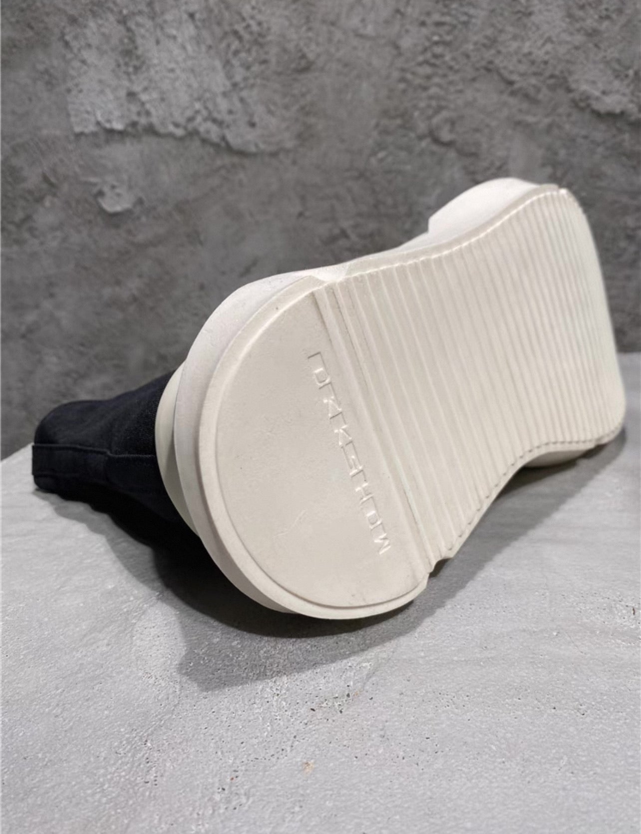 ABSTRACT HIGH INSPIRED