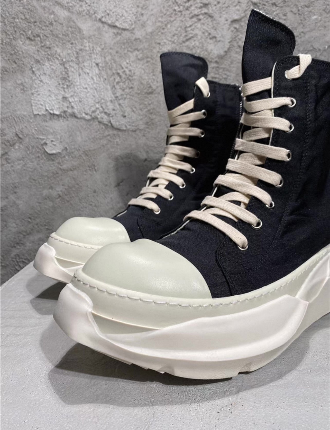 ABSTRACT HIGH INSPIRED