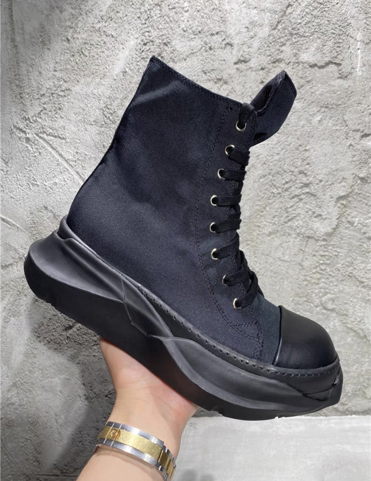 ABSTRACT HIGH BLACK INSPIRED