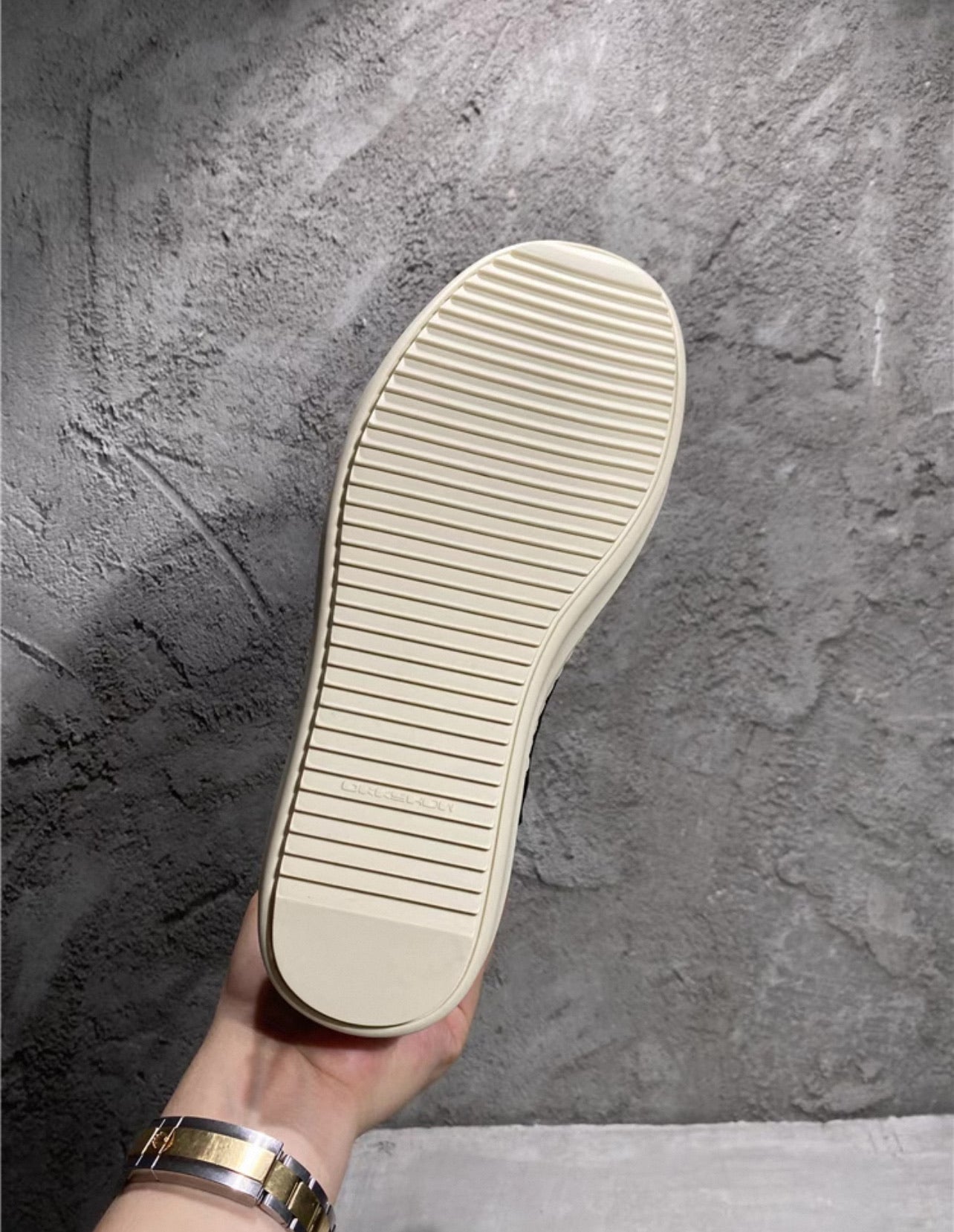 SNEAKS HIGH INSPIRED