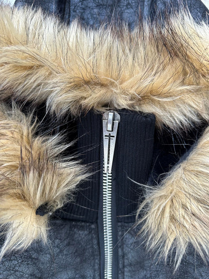 クラッシュ テクスチャー ファーカラー レザー ジャケット
Cracked Texture Fur Collar Leather Jacket